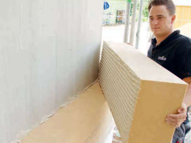 Isolation de mur par l'extérieur avec des panneaux Steico