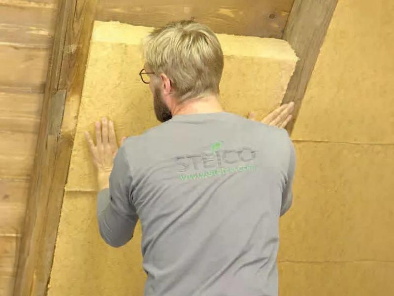 Isolation de mur par l'extérieur avec des panneaux Steico